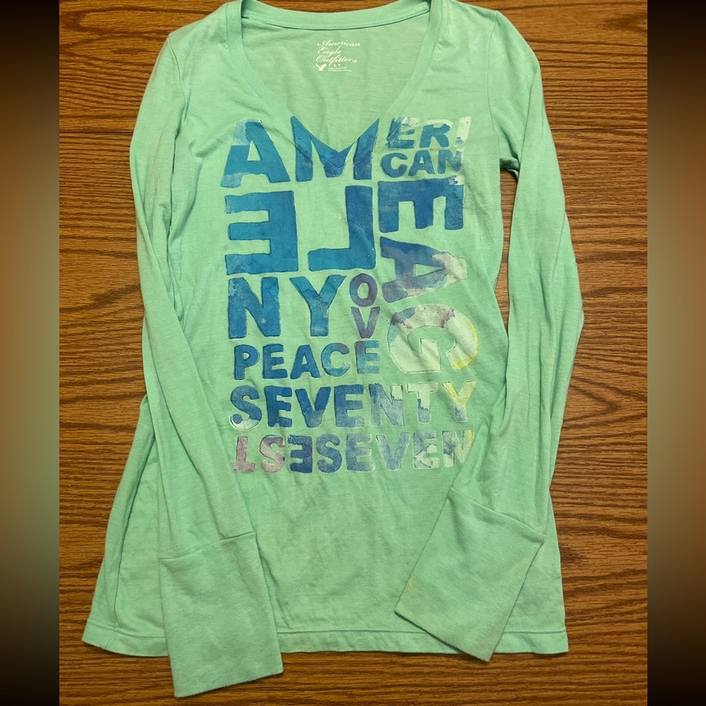 American Eagle T-Shirt Size S